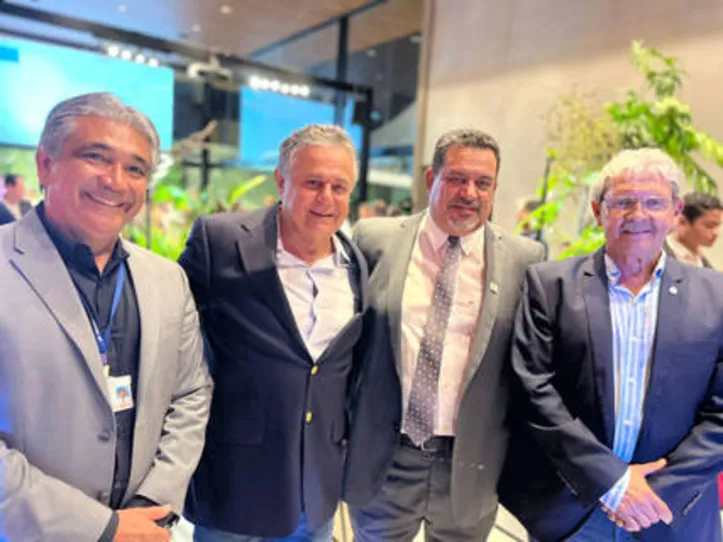 JEFERSON ARAÚJO se cercou dos grandes nomes do mercado imobiliário para o lançamento da Fortex: o Varandas Mar do Norte