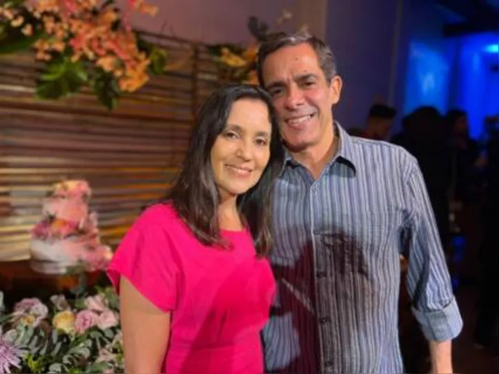 CLÁUDIO+ROSSANA MONTEIRO entre os casais de amigos que foram prestigiar Gilka