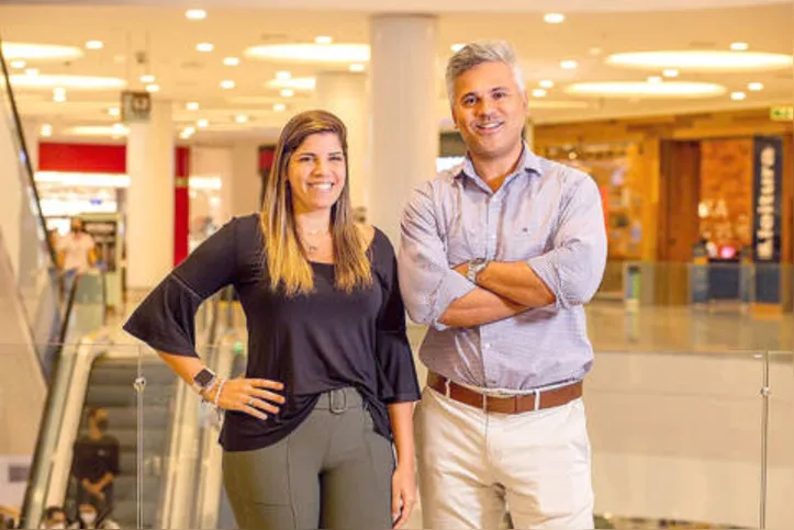 Em contagem regressiva para o dia mais romântico do ano, FERNANDA STUDART+LEONARDO FRANCO - respectivamente, gerente de marketing e superintendente do Parque Shopping - armam jantar para poucos e bons na próxima quarta, às 20 horas, no restô Maria Antonieta, com menu assinado pelo chef Breno Gama e show acústico de Ricardo Chaves, num tributo a Fabio Jr.