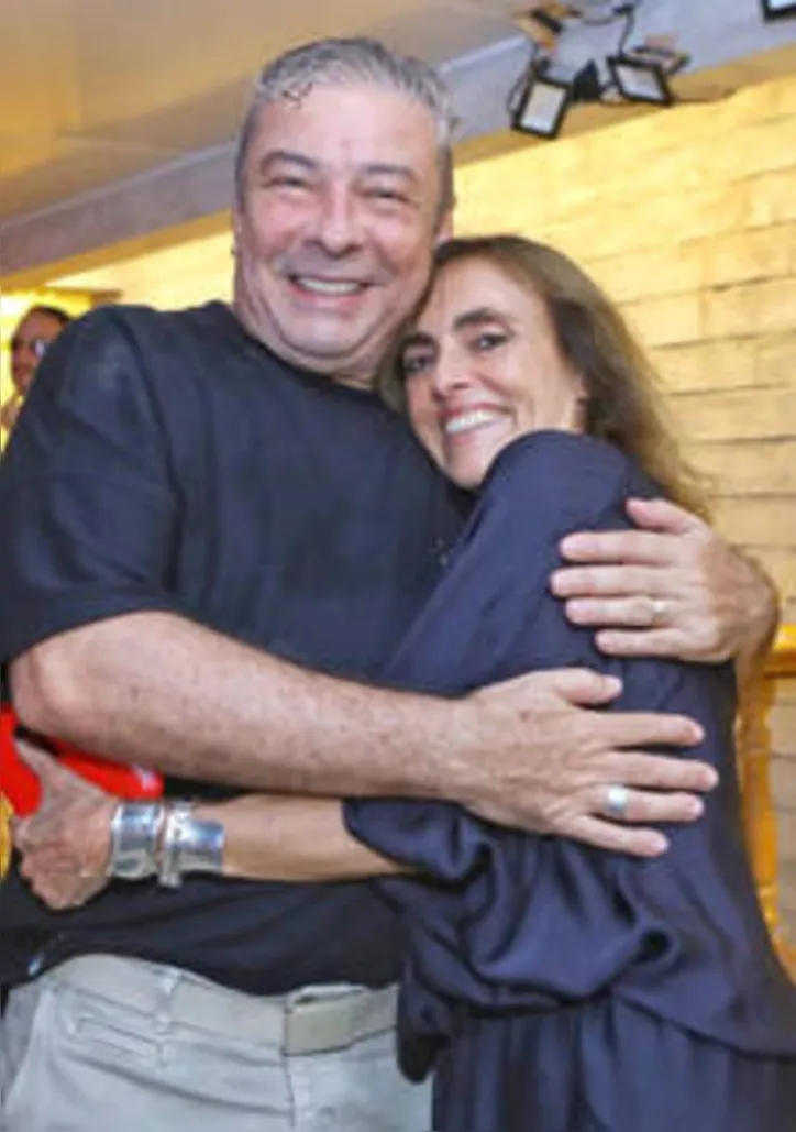 Idealizador e diretor-geral do DFB Festival, CLÁUDIO SILVEIRA+PATRÍCIA CARTA armaram coquetel de lançamento da edição especial da revista Harper’s Bazaar  sobre o Ceará, no Museu da Fotografia Fortaleza