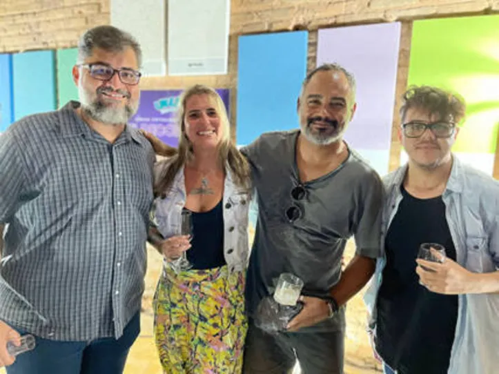 Os artistas plásticos Pedro Lucena, Yara Pão, Levy Paz e Diego Oliveira - que usam as tintas Ibratin para colorir a cidade - também prestigiaram o evento