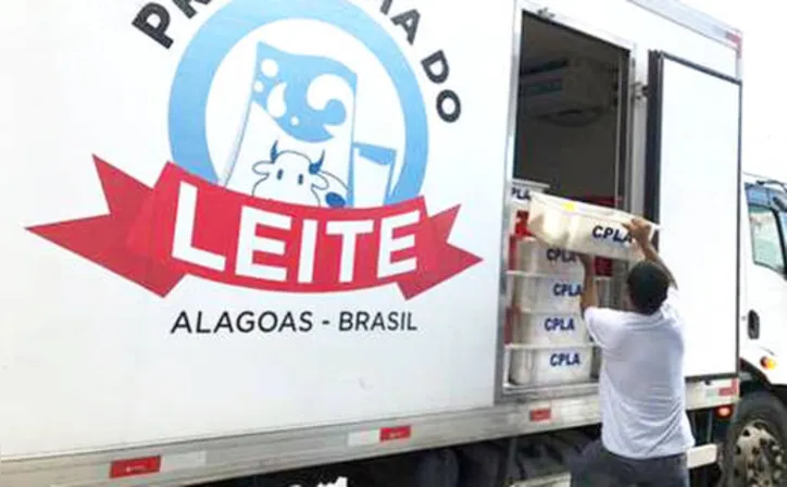 Leite é distribuído, gratuitamente, para mais de 80 mil famílias carentes em todo o Estado