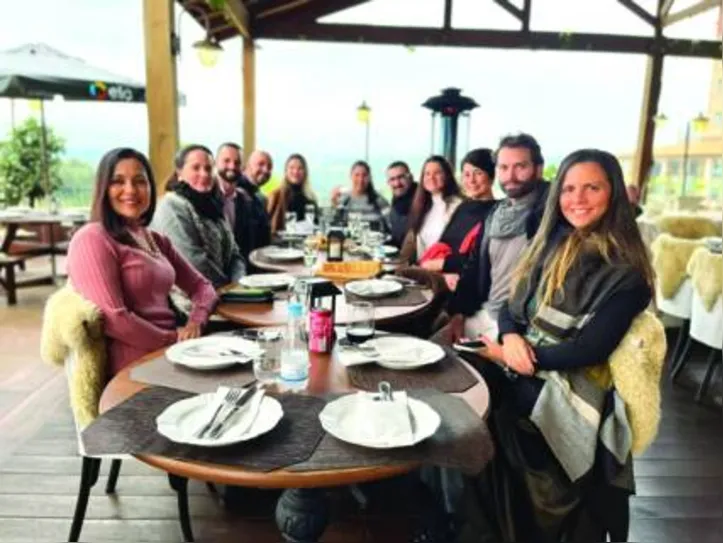 Dando as boas vindas ao Giro SCA, THAYSA ALMEIDA+MARCOS COSTA reuniram o grupo para Sunset e jantar no Restaurante Leopoldina no Hotel & SPA do Vinho
