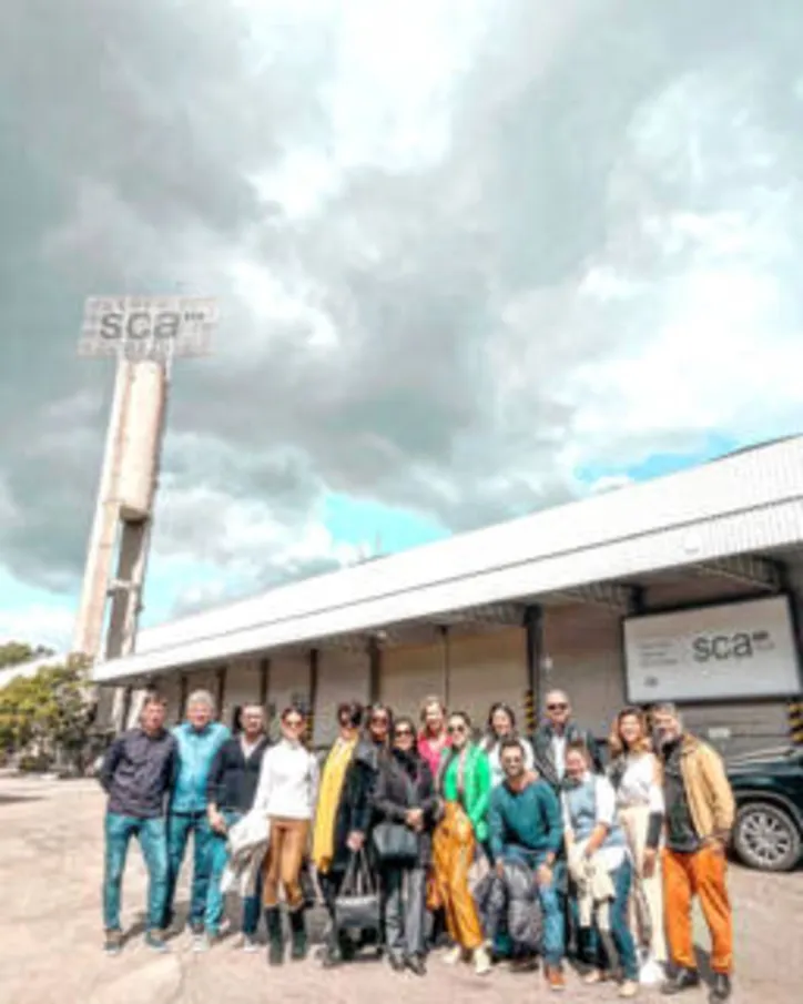 O grupo em visita ao parque fabril da SCA