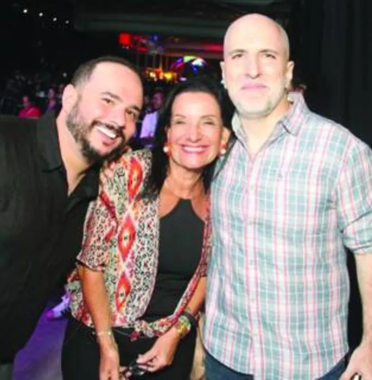 NIYATI TELMA em momento ‘tiete’ com o também alagoano ED GAMA e o boss do Porta dos Fundos ANTÔNIO TABET