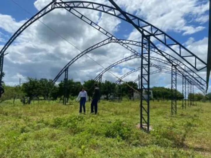 Estrutura do Novo Pavilhão da Tecnologia de Produção Leiteira começa a ser implantada
