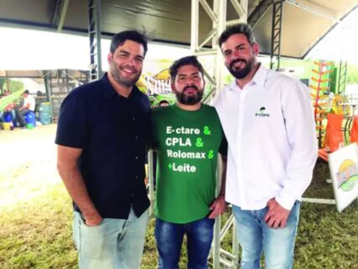 Os diretores da CPLA, Bruno Medeiros e Aldemar Monteiro, ao lado do CEO da E-ctare Marcell Salgado no lançamento do app Sextou