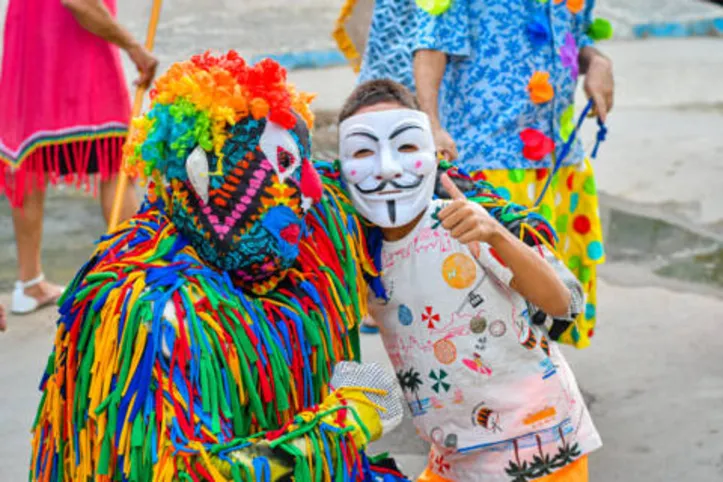 Imagem ilustrativa da imagem Bloco do Bôbo preserva tradição na periferia de Maceió