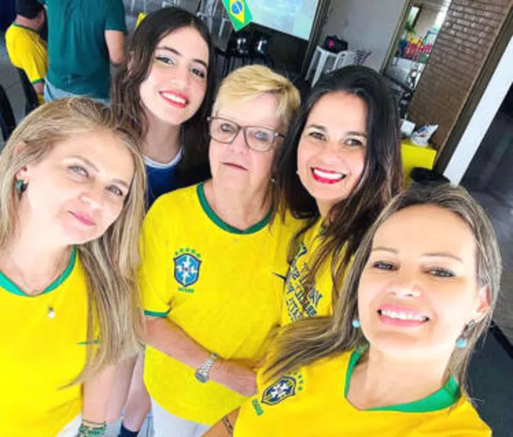 A matriarca GUIDA animou a torcida com DANIELLA+BEATRIZ+GIULIANA+ GILKA, todas Mafra