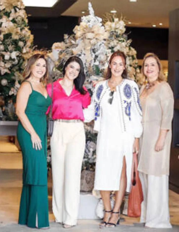 Bacanas a granel prestigiaram o evento natalino