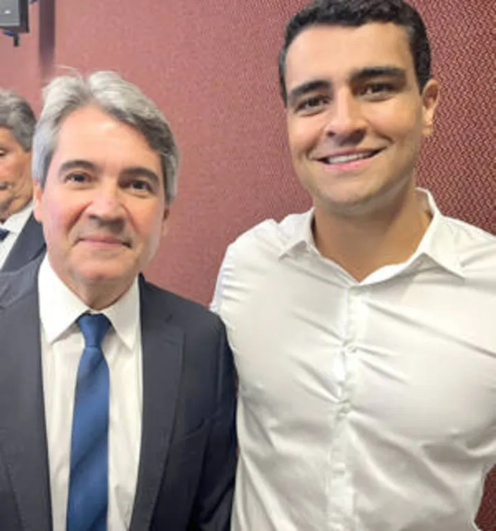 Presidente do CDE, DOMÍCIO ARRUDA SILVA, teve a posse prestigiada pelo prefeito JHC - dentre outras autoridades