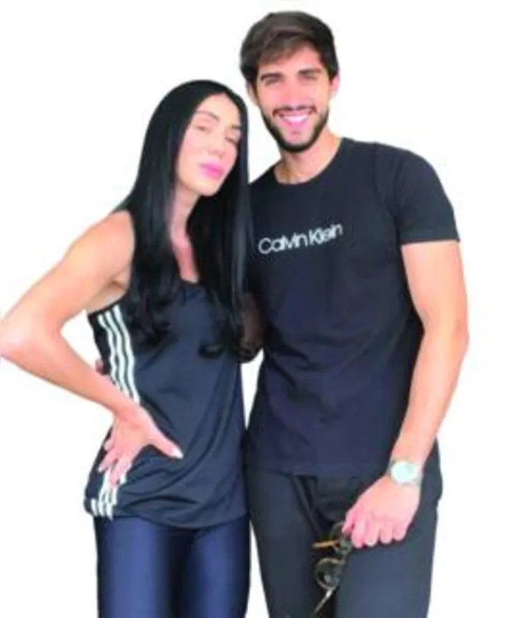 Ícone televisivo - agora em voo solo - MICHELLE BARROS exibe orgulhosa o herdeiro, ARTHUR