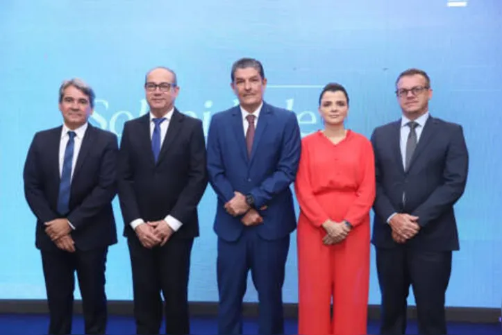 Além de Domício, tomaram posse José Gilton Pereira (vice-presidente do CDE), Vinícius Lages (Superintendente), Juliana Almeida (diretora Administração e Finanças) e Keylle Lima (diretor Técnico)