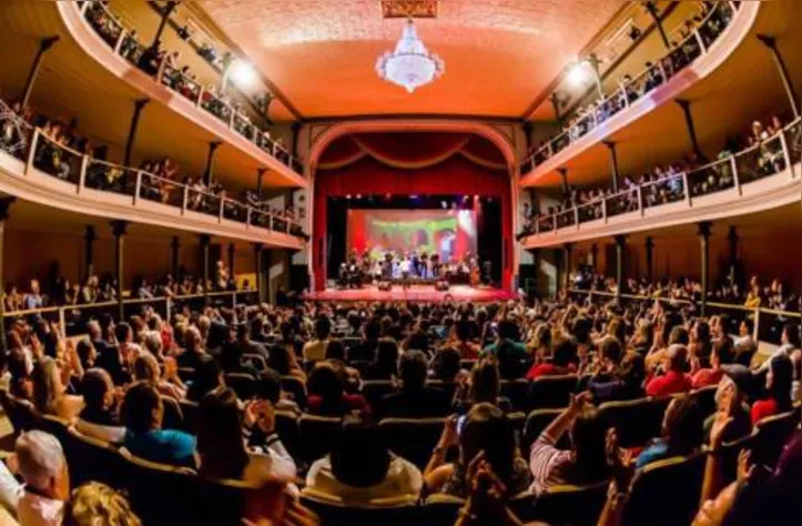 Imagem ilustrativa da imagem Maratona de espetáculos gratuitos reúne Paulo Betti e mais de 20 atrações no Teatro Deodoro