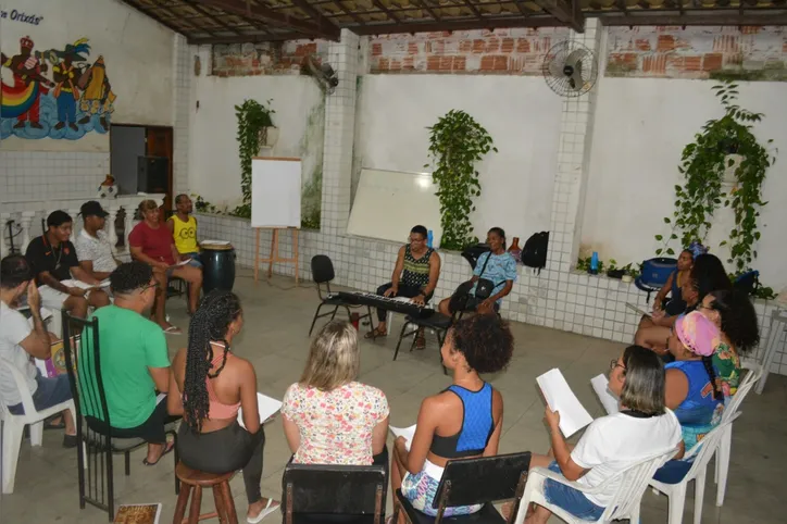 Imagem ilustrativa da imagem Afoxé Odô Iyá promove oficinas gratuitas de canto, dança e percussão