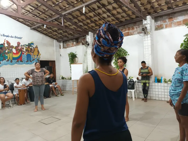 Imagem ilustrativa da imagem Afoxé Odô Iyá promove oficinas gratuitas de canto, dança e percussão