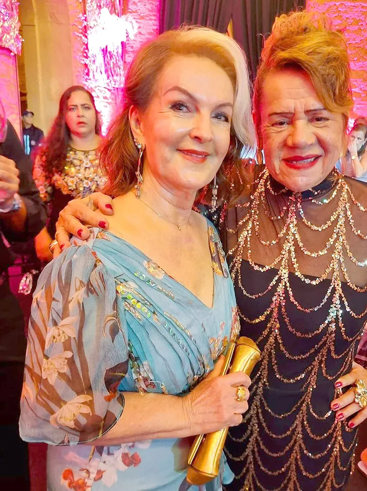 ANAMÁLIA MOURA+JACIRA LEÃO entre as convidadas da big party