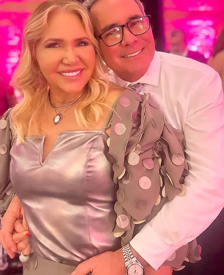Responsável pelo beauty da aniversariante, MÔNICA CASADO foi acompanhada pelo marido, NAPOLEÃO