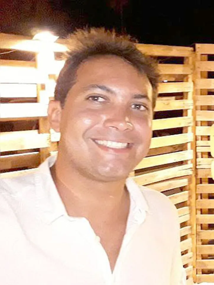 O engenheiro agrônomo DIEGO DOS ANJOS se apoia na sustentabilidade para descrever o sucesso da Apícola Fernão Velho que, entre outros produtos, exporta Própolis Vermelha e outros nutracêuticos