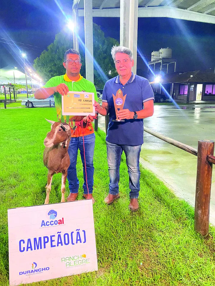 Cabra grande campeã do Torneiro Leiteiro de Caprinos conseguiu produzir - em três dias de ordenhas - 21.216 kg de leite