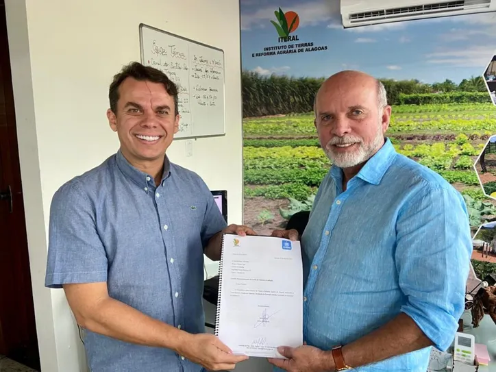 Entrega do estudo ao prefeito Wagney Dantas foi feita pelo diretor-presidente do Iteral, Jaime Silva