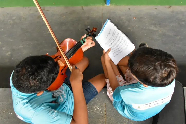 Imagem ilustrativa da imagem Projeto inclui música na rotina de 60 crianças e jovens de Maragogi