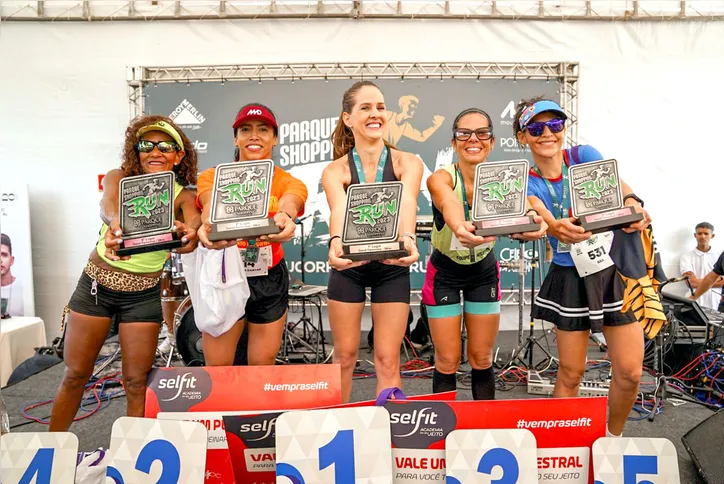 Já SIMONE NASCIMENTO, WILLIANNY CAROLINE DANTAS, ALESSANDRA MARQUES, VERA LUCIA LEITE e ANA VALERIA CORREIA BELO subiram no podium da versão feminina de 5Km da corrida