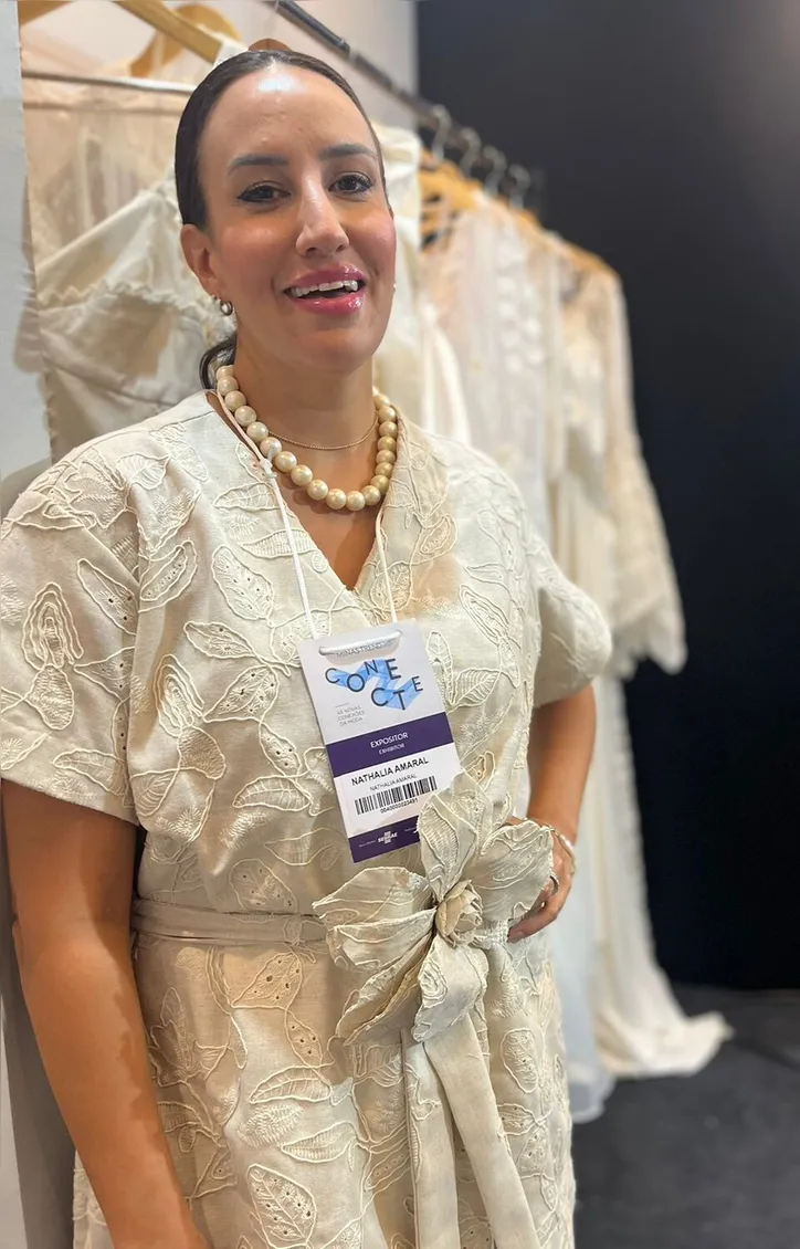 NATHALIA AMARAL trouxe sua alta moda para o salão de negócios