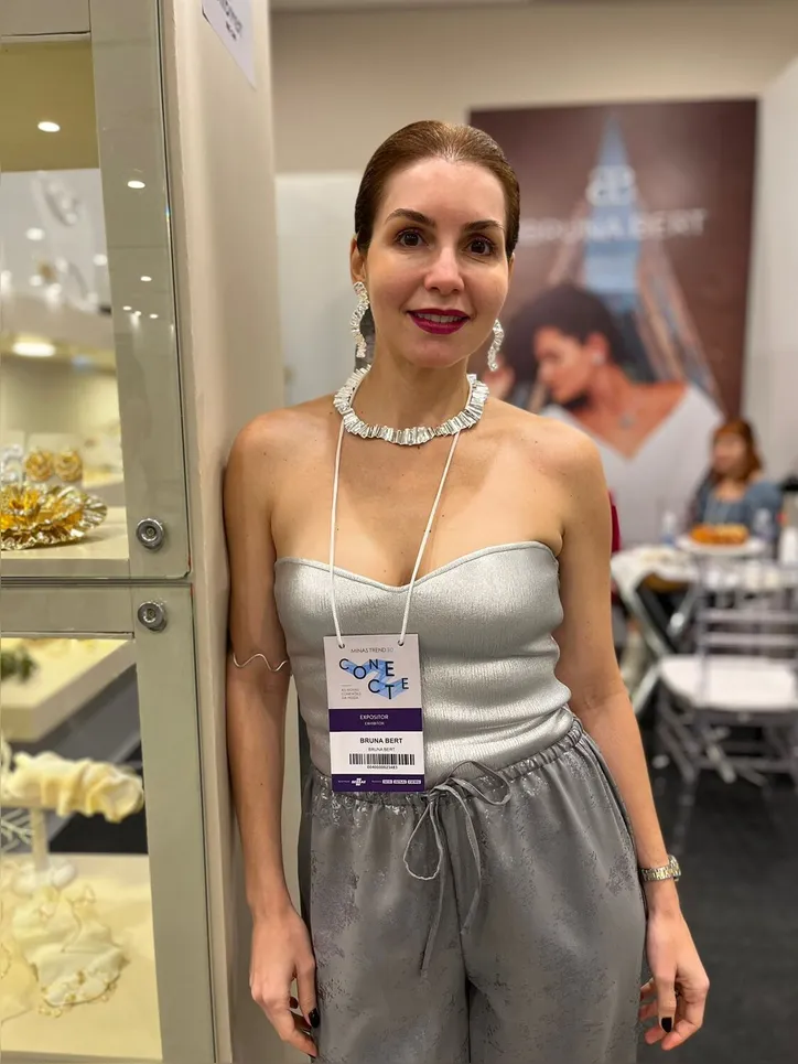 BRUNA BERT volta ao evento com sua coleção de joias