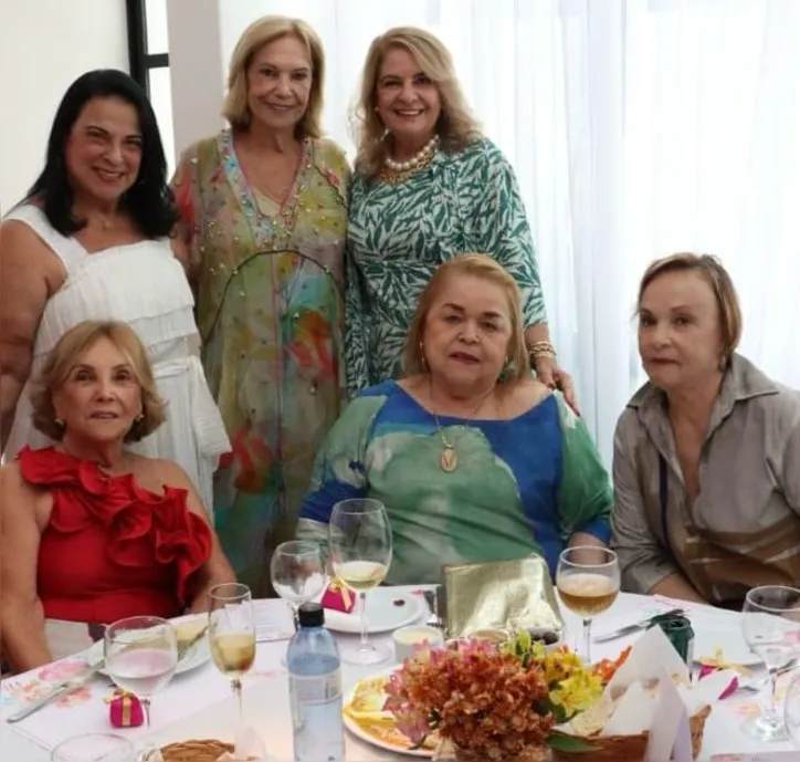 MARIZA entre suas convidadas