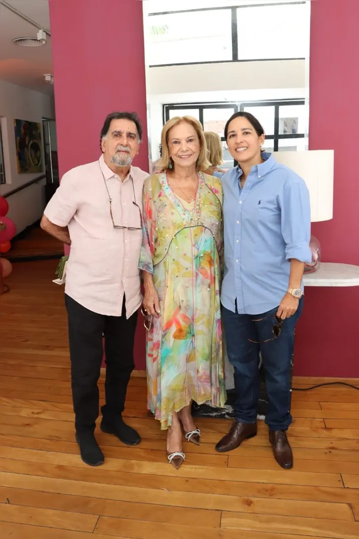 No melhor estilo ‘trio ternura’, CARLOS HENRIQUE+MARIZA+MARINA TAVARES se dividiram como anfitriões da big party