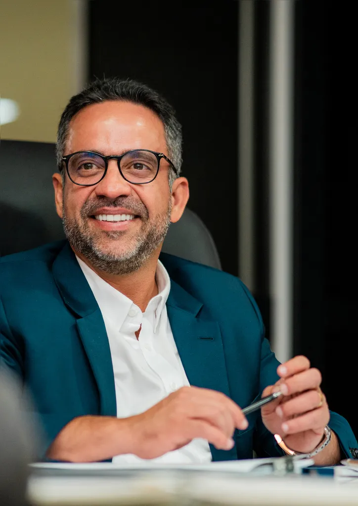 Aniversariando nesta terça-feira, o governador PAULO DANTAS ainda comemora a conquista do primeiro lugar de Alagoas como melhor Regra de Ouro do país. Este é um mecanismo que proíbe os governos estaduais de contraírem dívidas para pagar despesas correntes. O levantamento foi divulgado pelo Centro de Liderança Pública (CLP).