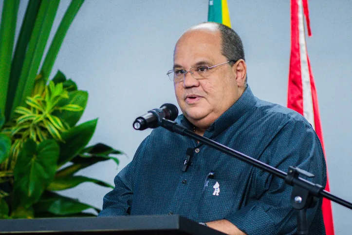 O médico GUSTAVO PONTES DE MIRANDA, secretário de Estado da Saúde, investe em ações para que a Sesau mantenha suas políticas alinhadas com o Governo Federal