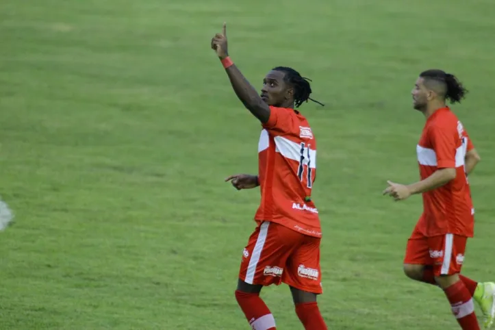 Autores dos gols da última vitória do CRB contra o Papão, Diego Torres e Hyuri