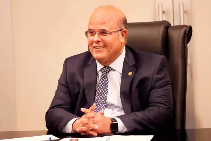 O desembargador FERNANDO TOURINHO, presidente do Tribunal de Justiça de Alagoas (TJAL), será homenageado hoje com a Medalha de Ordem ao Mérito do Tribunal de Justiça do Pará, durante o Encontro do Conselho de Presidentes dos Tribunais de Justiça do Brasil, em Belém-PA