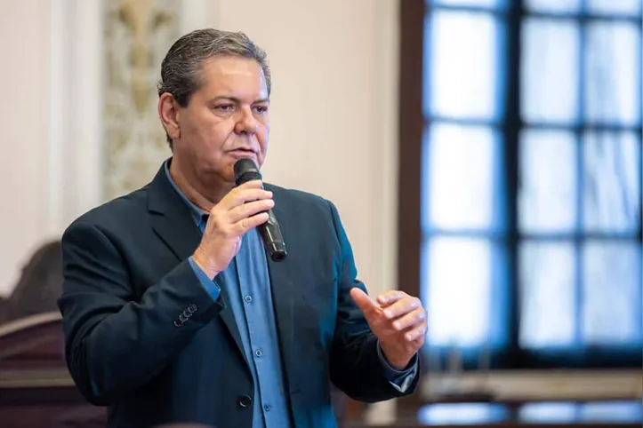 Presidente da Associação Comercial de Maceió, KENNEDY CALHEIROS comemora a instalação da Unidade Parceiro Sebrae na sede da entidade, em Jaraguá, facilitando acesso ao suporte personalizado e fortalecendo o desenvolvimento do setor