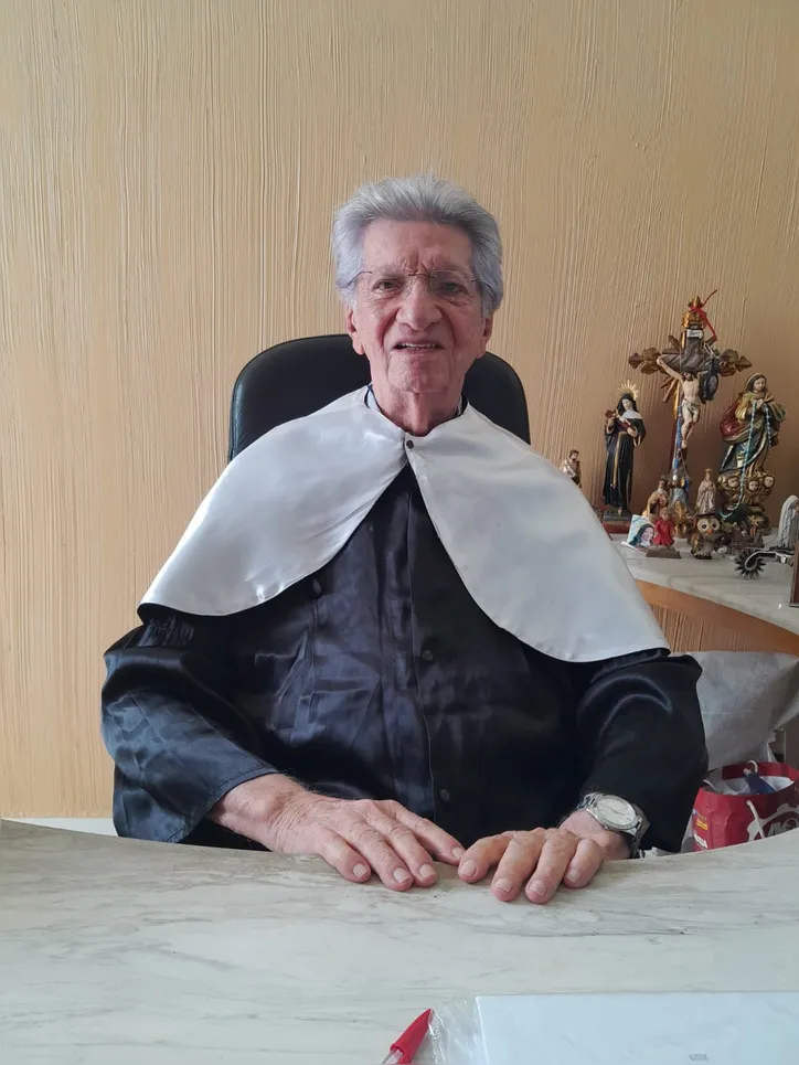 Reitor do Centro Universitário Cesmac, JOÃO RODRIGUES SAMPAIO FILHO será condecorado nesta quinta-feira (26) com o título de Doutor Honoris Causa, concedido a personalidades que obtiveram êxito e destaque em áreas como cultura, educação, humanidades, ciências, letras e artes