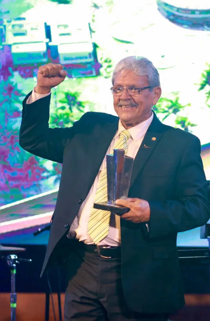 Diretor do Conselho Federal dos Corretores de Imóveis (Cofeci), VILMAR PINTO foi homenageado no Prêmio Master Ademi 2024, realizado na última sexta-feira (29)