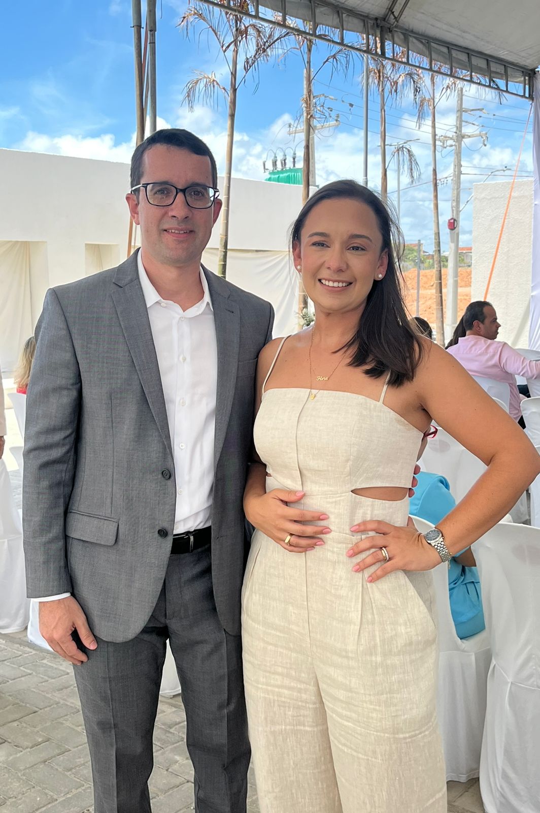 VICTOR DANTAS e FLORA VAZ, diretores da Clínica de Doenças Renais (CDR) Dr. José Dagmar Vaz, inaugurada ontem na Avenida Josefa de Melo