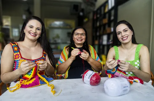 Moda artesanal com propósito: o crochê feito por mulheres alagoanas