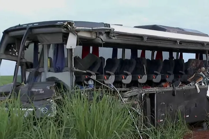 Ônibus de estudantes universitários envolvido em acidente no interior de São Paulo