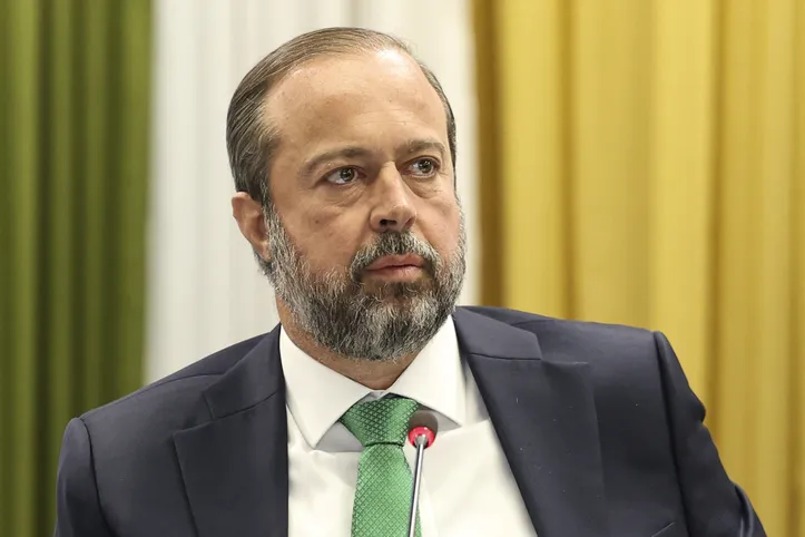 Alexandre Silveira Silveira falou sobre entrada no Brasil na Opep+ após participar da reunião do CNPE em Brasília