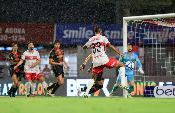 CRB e Sport em duelo pela Série B 2024, mas nesta quarta-feira vão se enfrentar pelo Nordestão