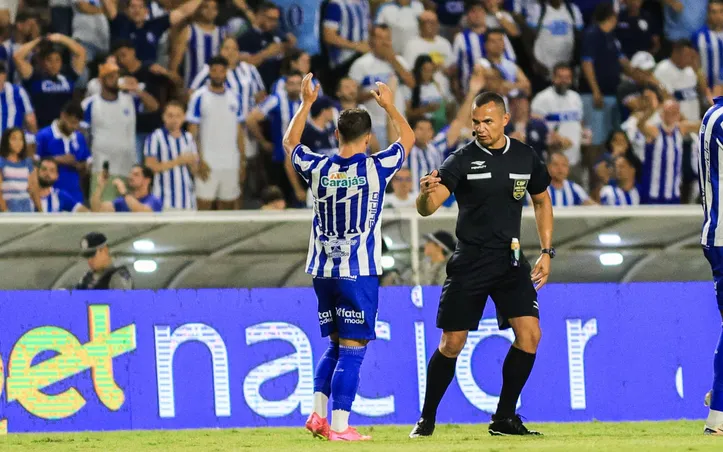 CSA não tomou conhecimento do Náutico e goleou por 4 a 1; Guilherme Cachoeira fez logo dois gols