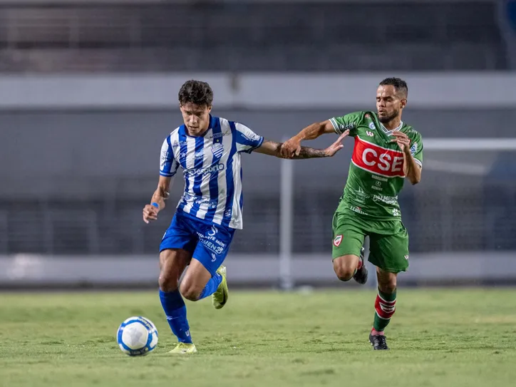 CSA e CSE em campo no jogo de ida da semifinal, no Rei Pelé