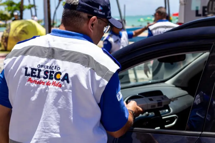 Operação Lei Seca prende 9 motoristas e autua 92 por alcoolemia