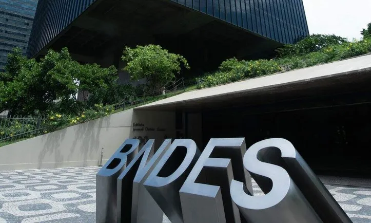 Conab e BNDES firmam acordo para ampliar capacidade operacional dos armazéns