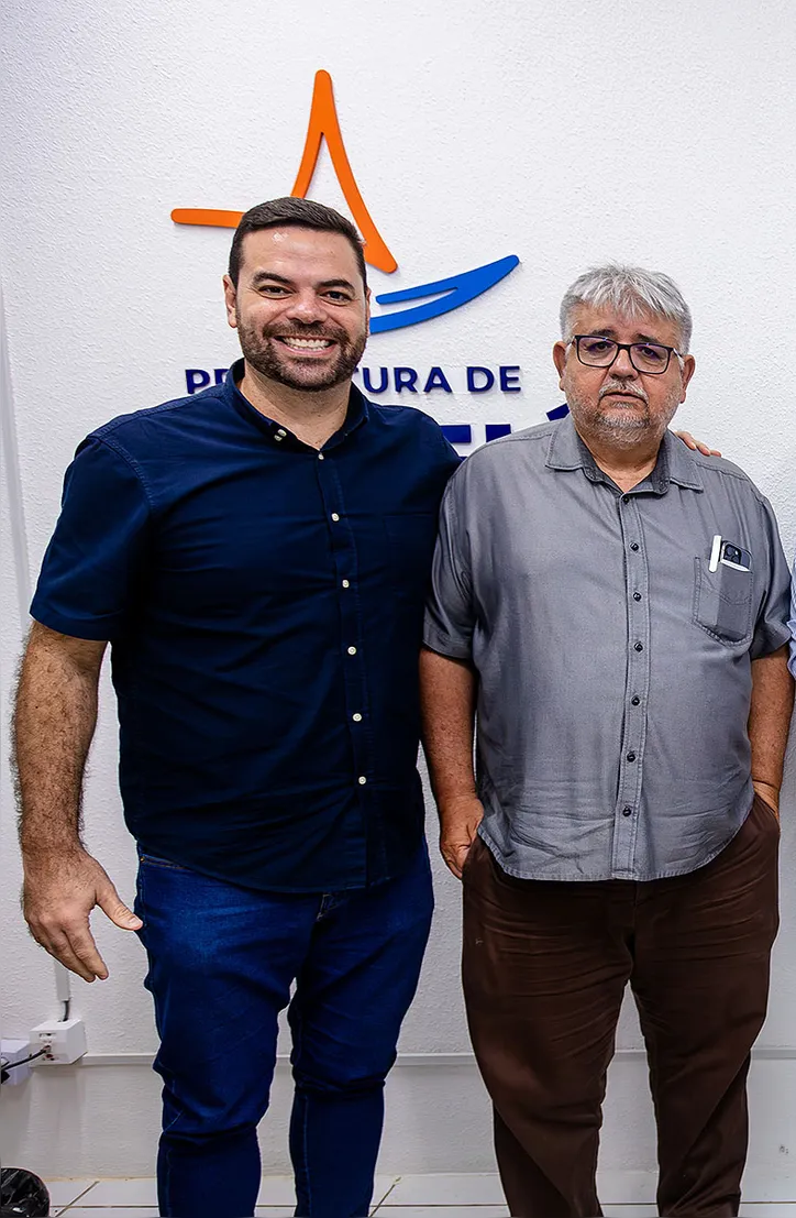 O presidente da Câmara de Maceió, vereador CHICO FILHO (esquerda), e WAGNER ANDRADE, sócio da Construtora Record (direita), visitaram o secretário municipal de Infraestrutura, Rodrigo Cunha