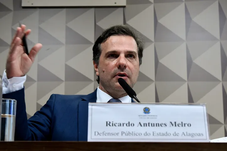 Defensor público Ricardo Melro