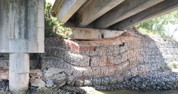 Situação da ponte foi denunciada por pescadores da região